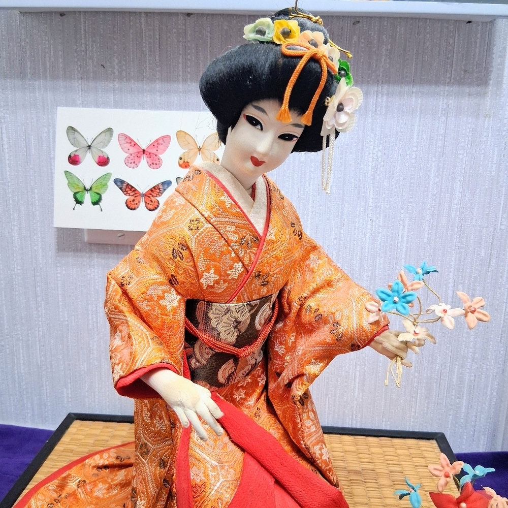 Vintage Japanese Geisha Nishi Doll Oyama Tatami Mat & Flowers - Picture 10 of 16